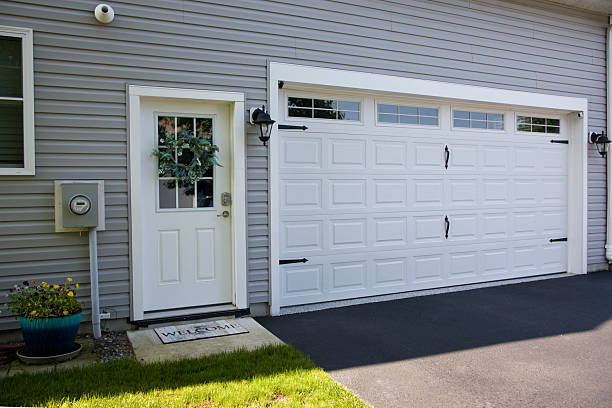 24/7 Emergency Garage Door Panel Replacement experts in San Carlos, TX